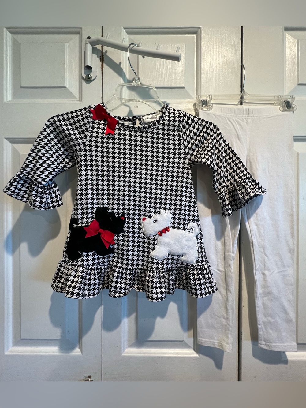 2Pc Set 🖤Rare Editions Black & White Houndstooth Puppy Top & White Leggings